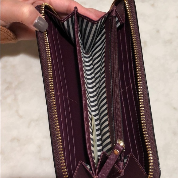 Gorgeous Kate Spade Plum wallet - Picture 2 of 3